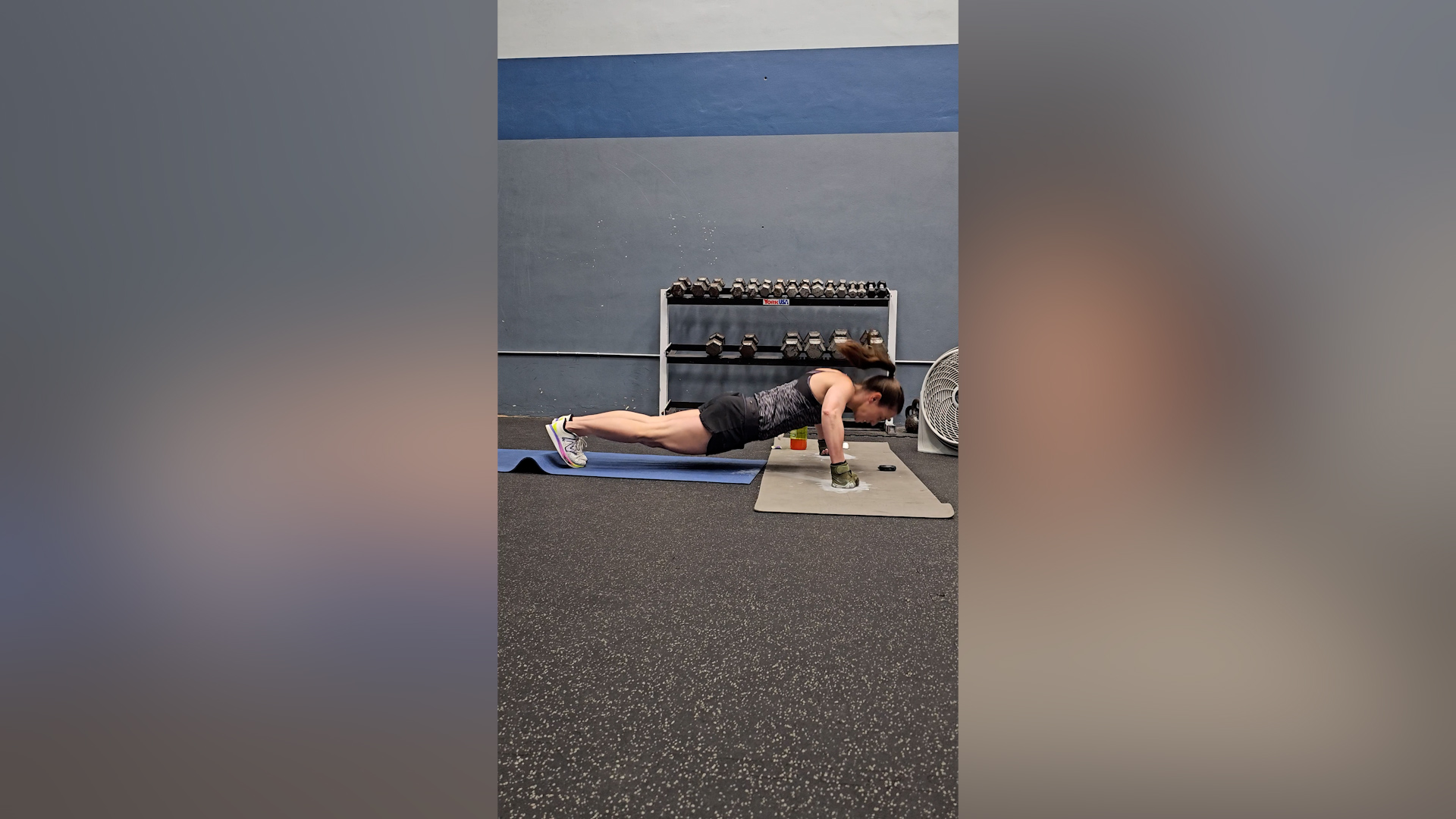 Video thumbnail for Most knuckle push ups in one hour (female)  1,330 by Auralee Strege