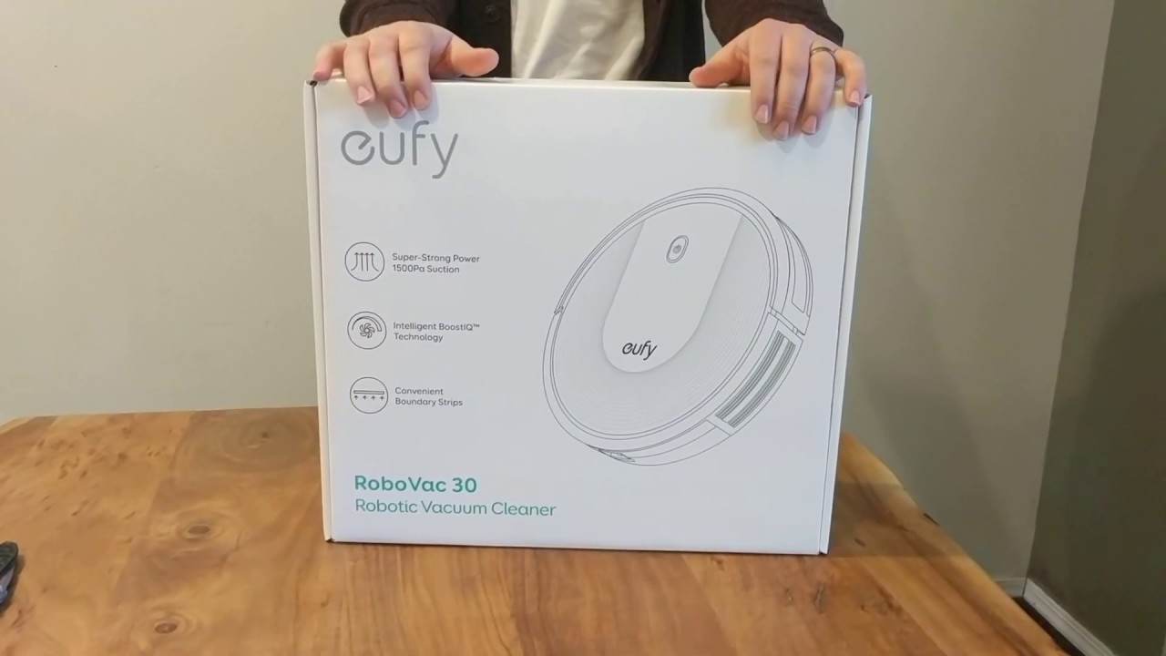 Video thumbnail for Eufy Robovac 30 Unboxing