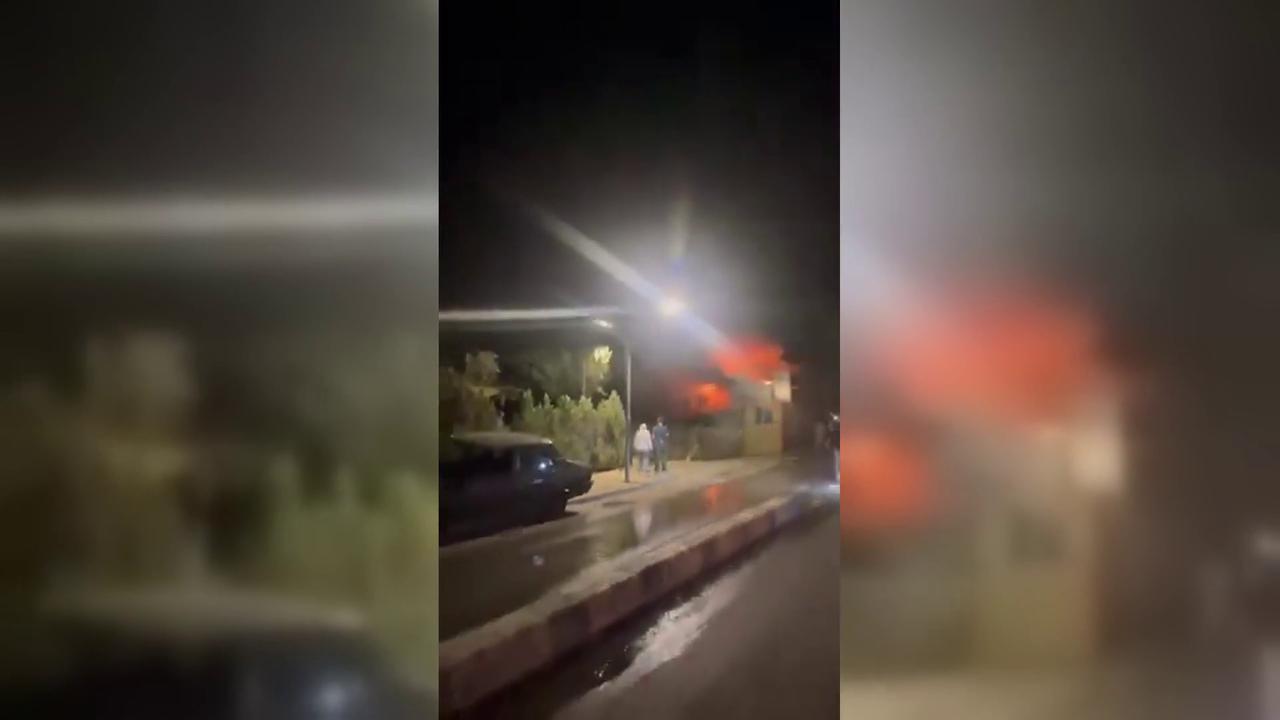 Video thumbnail for Lebanon: Fire Breaks Out Near Hospital In Lebanon.