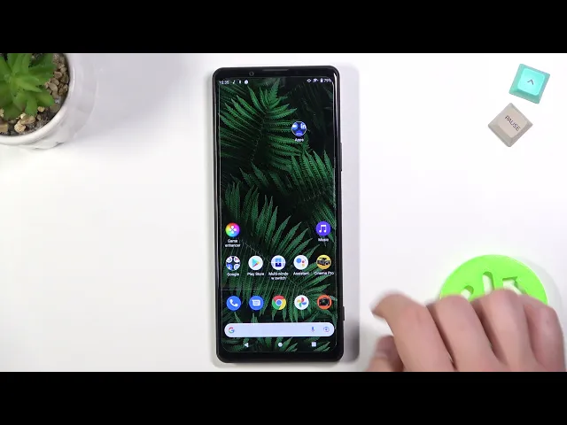 Video thumbnail for How to Create Folders on SONY Xperia 1 III Home Screen