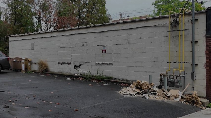 Video thumbnail for Collapse unit called after car crashes into Larchmont building