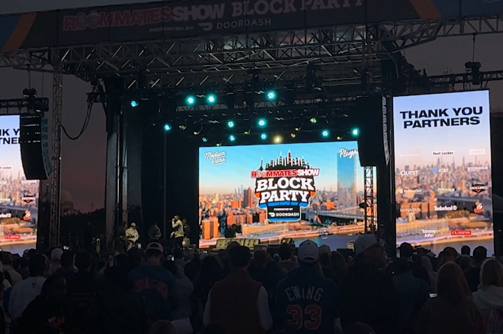 Video thumbnail for Knicks champions draw huge crowd as Brunson and Hart host biggest Roommates Show event yet