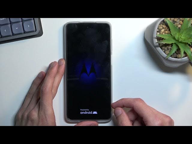 Video thumbnail for How to enable Recovery Mode in Motorola Moto G82 - Enter Recovery Mode