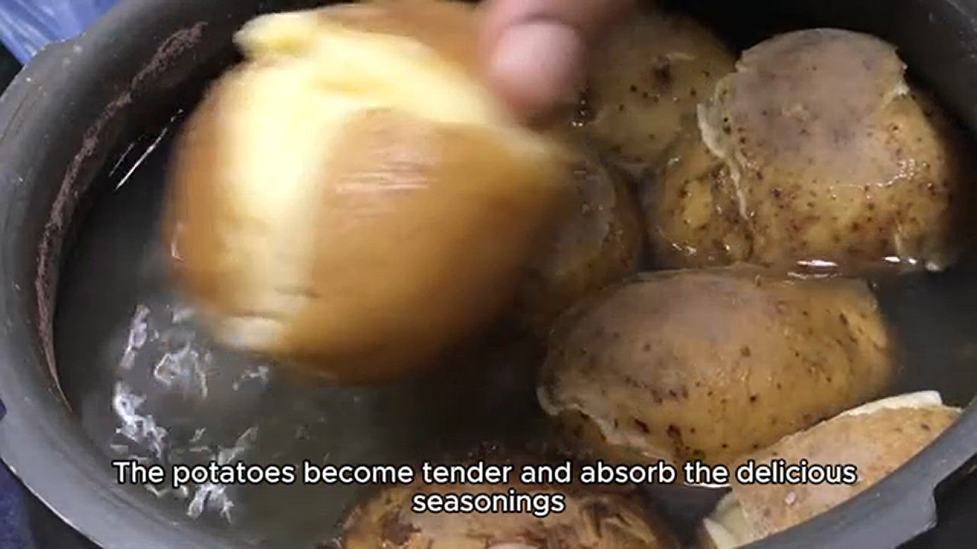 Video thumbnail for Slow Cooker Baby Potatoes recipe