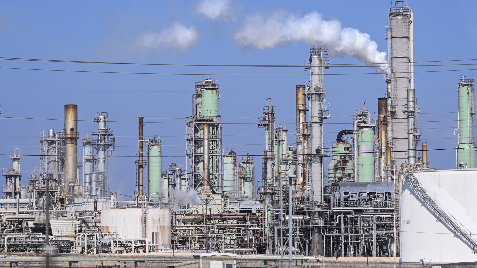 Video thumbnail for Oil prices jump after Iran strikes, Saudi refinery hit; Gas prices could rise