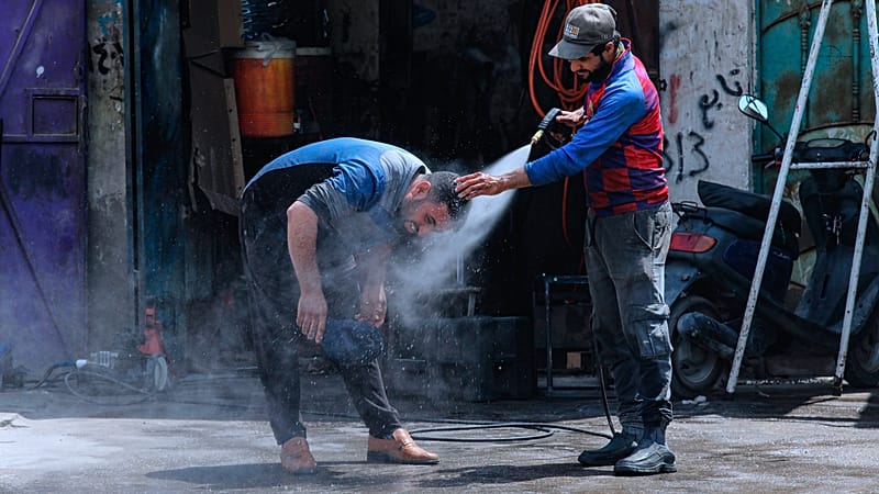 Video thumbnail for Longer, hotter heatwaves leading to rise in heat stress around the world