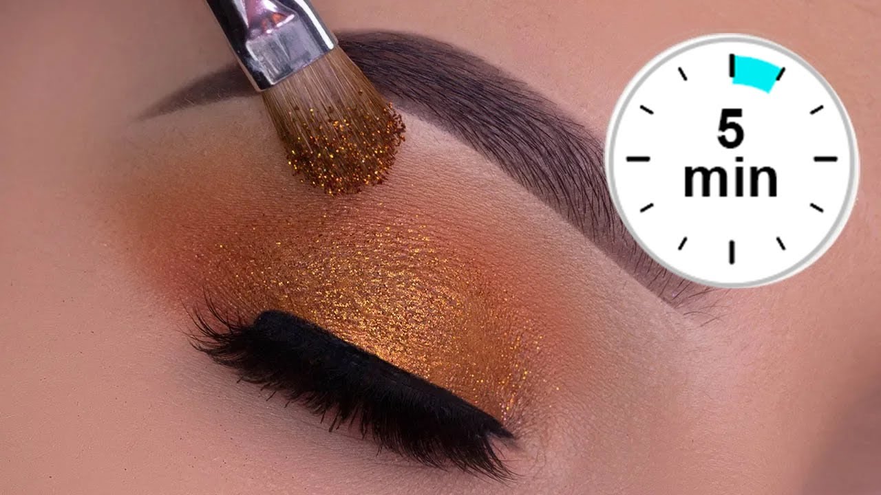Video thumbnail for 5 MINUTE Easy Sparkly Copper Eye Makeup Tutorial
