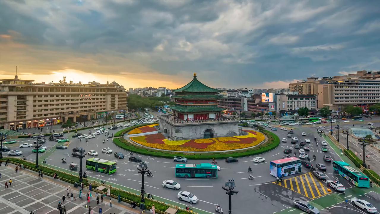 Video thumbnail for China: Xi'an Bell Tower.