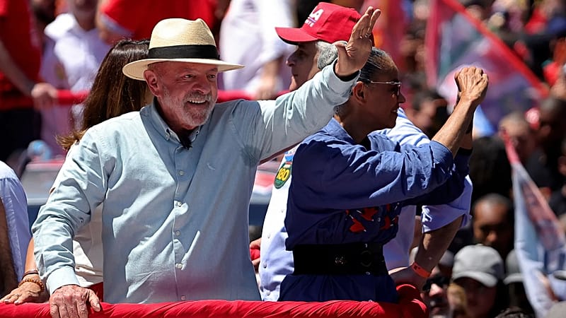 Video thumbnail for Brazil's Lula, Bolsonaro snub final TV debate ahead of Sunday's polls