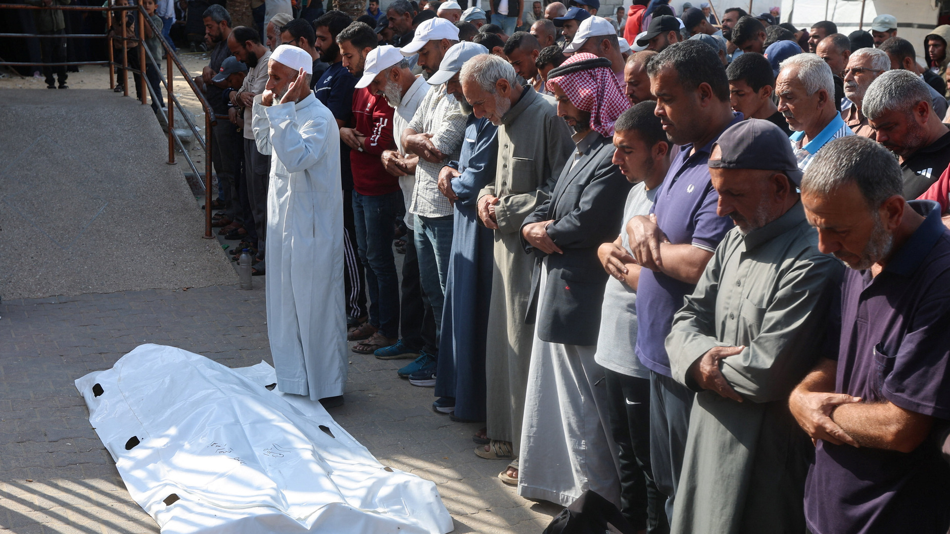 Video thumbnail for Palestinians mourn loved ones killed as Israel violates fragile ceasefire