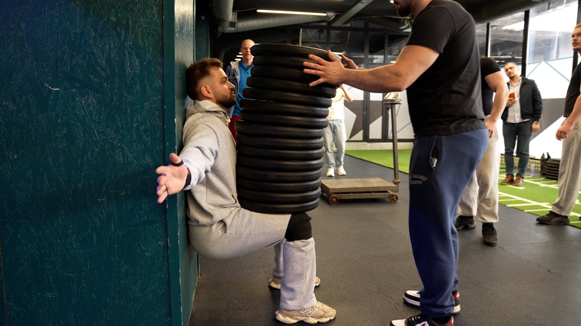 Video thumbnail for Heaviest Samson's Chair static wall sit - 373.95 kg (824.41 lbs) by Adhurim Kryeziu