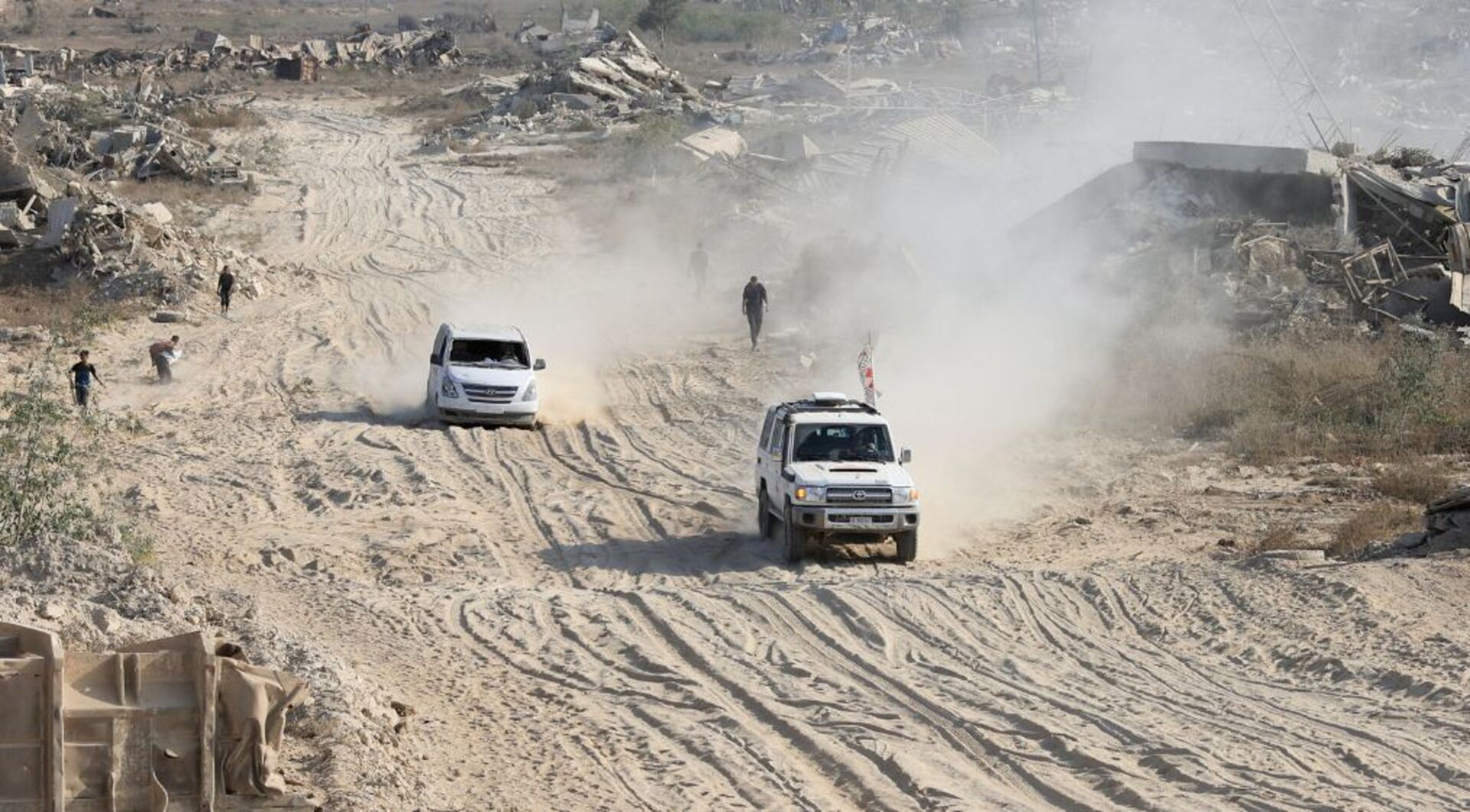 Video thumbnail for Al-Qassam and ICRC continue search for last Israeli captive’s body in Gaza