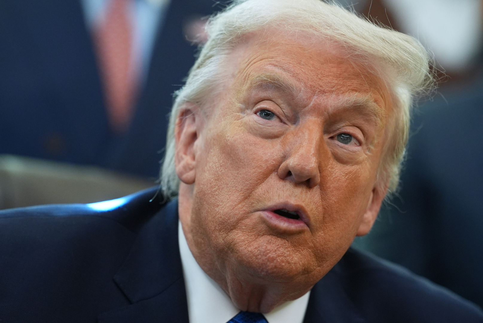 Video thumbnail for Trump targets Cuban oil imports: Countries supplying Havana face tariffs