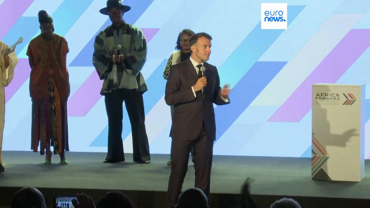 Video thumbnail for 'I will make an order': Macron asks audience to leave if they want to chat during Nairobi summit