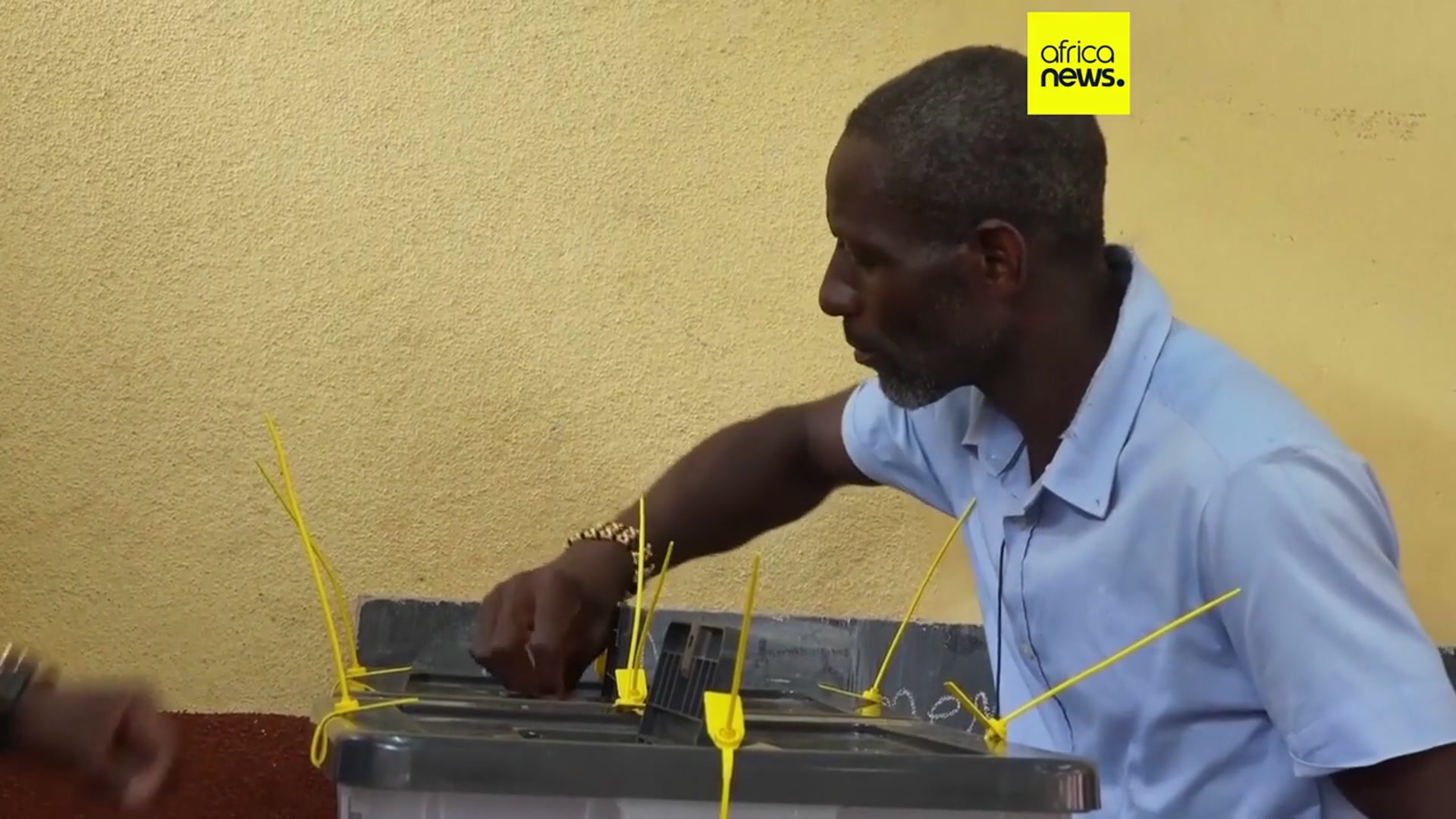 'Video thumbnail for Gabon awaits results of first legislative and local elections since 2023 coup'