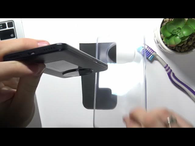 Video thumbnail for Huawei Nova Y90 - How To Clean USB Port