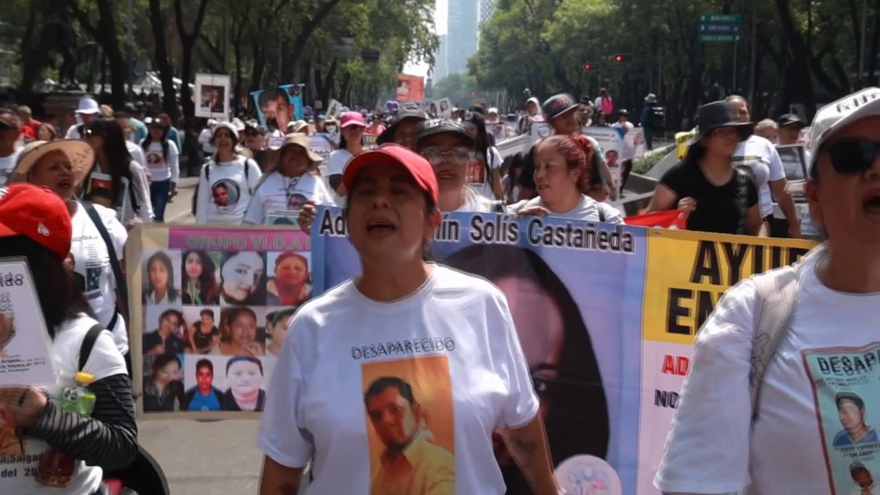 Video thumbnail for Mexico: Mothers of missing persons march for justice in Mexico City on Mother’s Day.