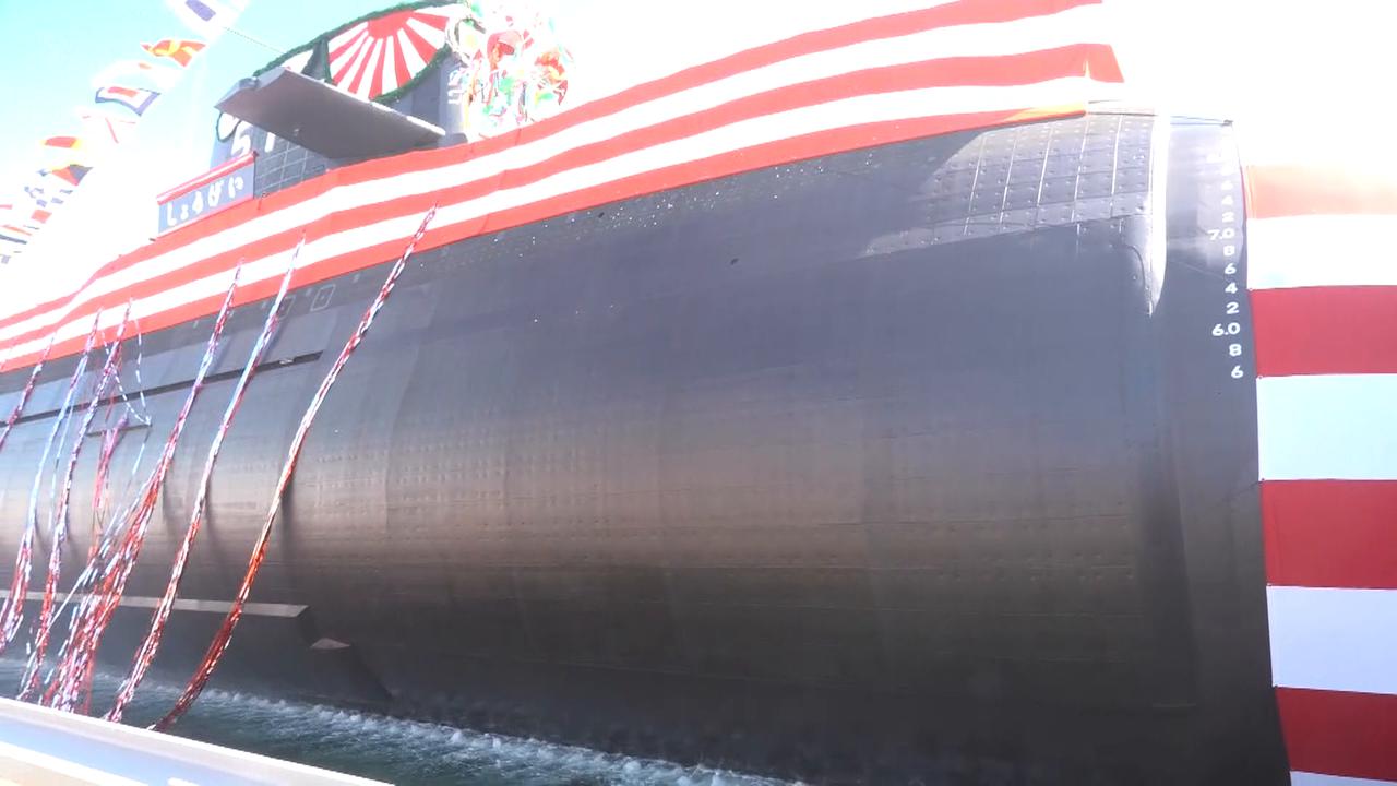 Video thumbnail for Japan: MSDF's new submarine launched.