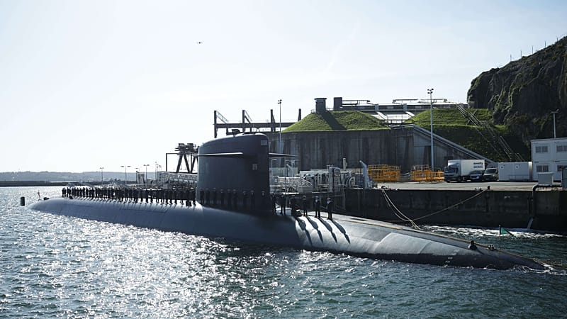 Video thumbnail for France to deploy aircraft carrier to Mediterranean to protect shipping