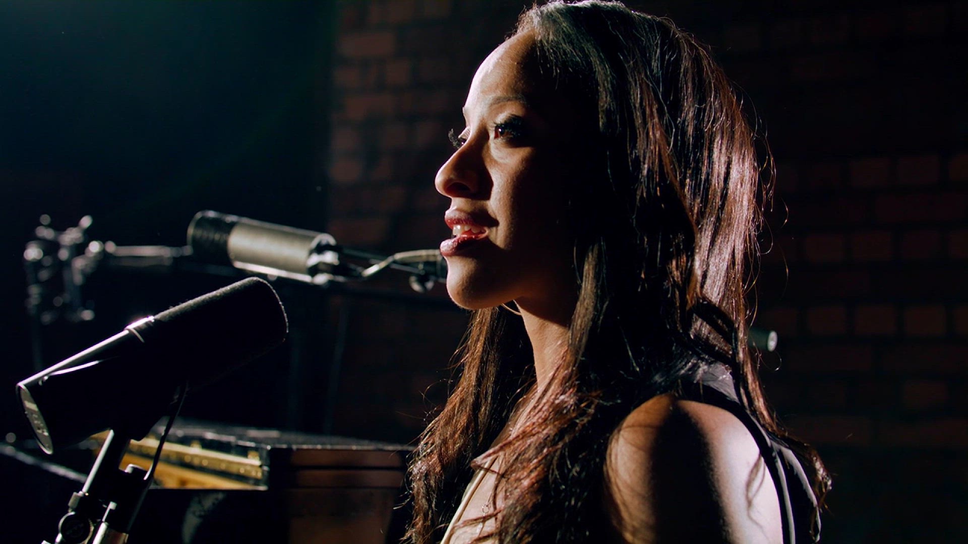 Video thumbnail for Video: Watch Jenny Fitzpatrick Perform 'As Long As He Needs Me' From OLIVER! at Leeds Playhouse