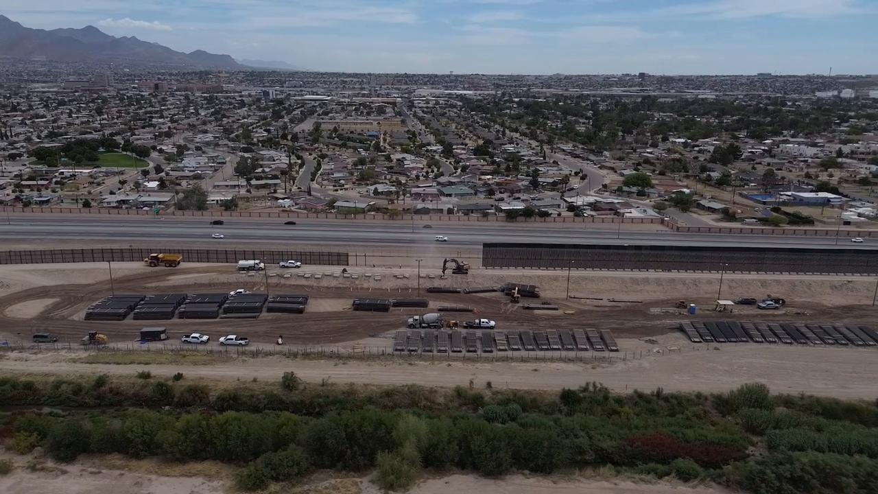 Video thumbnail for Mexico: US-Mexico border wall expansion continues to deter illegal crossings.
