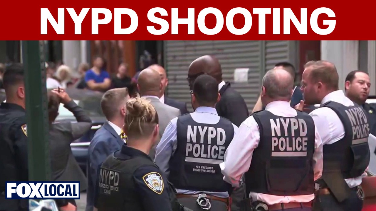 Video thumbnail for NYPD officers shoot man with butcher's knife on Lower East Side