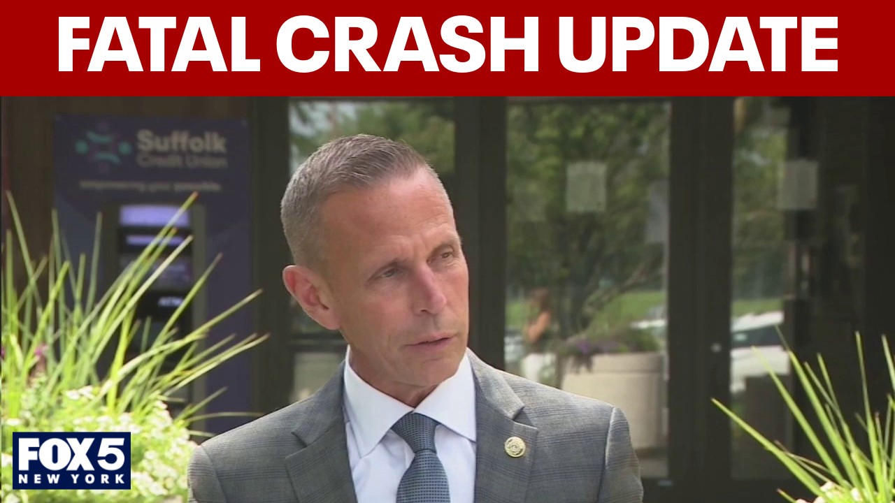 Video thumbnail for Suffolk police update on Nesconset fatal crash