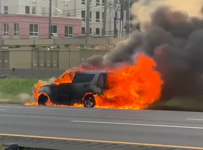Video thumbnail for SUV catches fire on Turnpike in Carteret