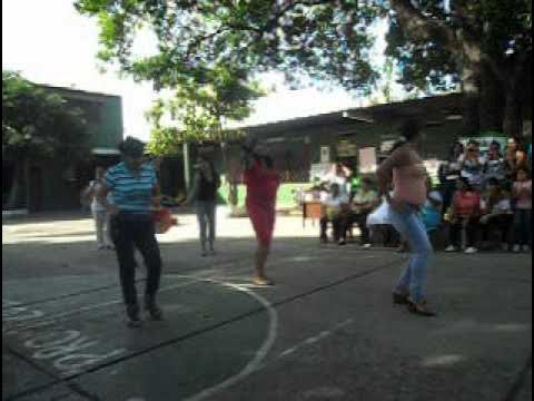 'Video thumbnail for Madres de familia bailando Dia de la madre'