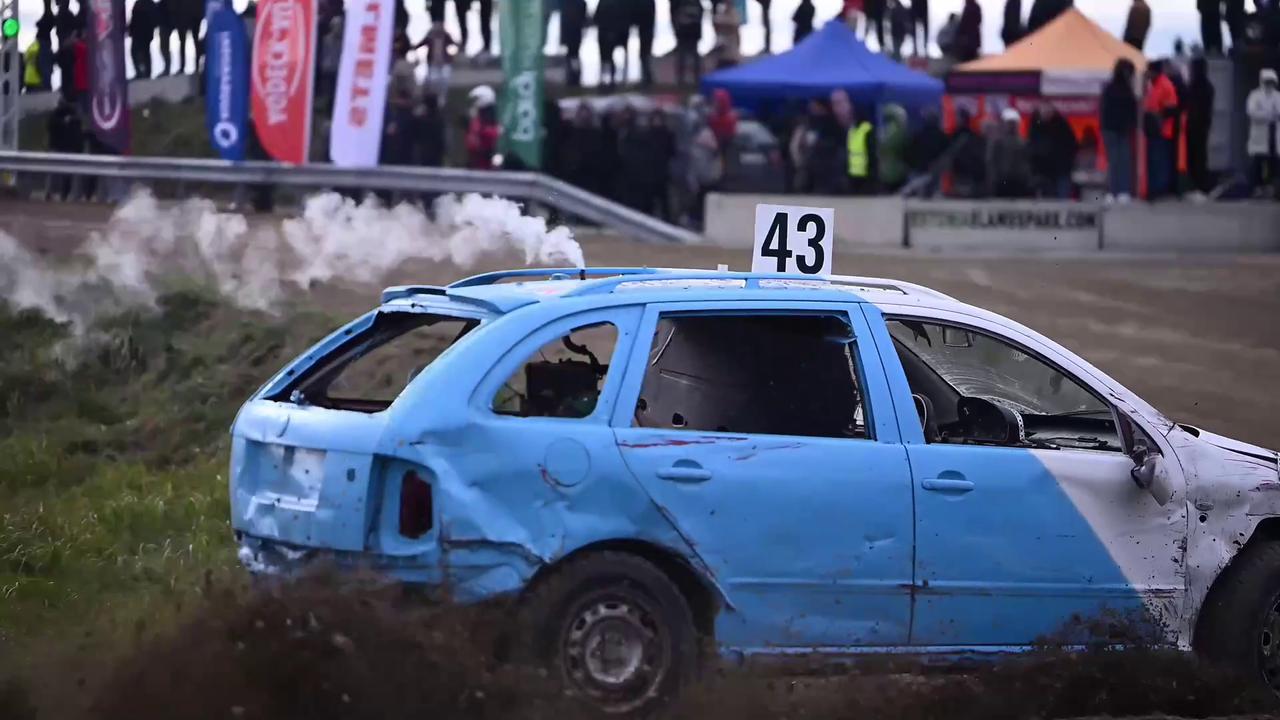 Video thumbnail for Estonia: Scrap-Car Rally Thrills Crowds in Ida-Virumaa.