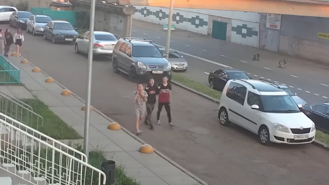 Video thumbnail for Teenager slips and hurts himself kicking trash can in front of girls in Russia