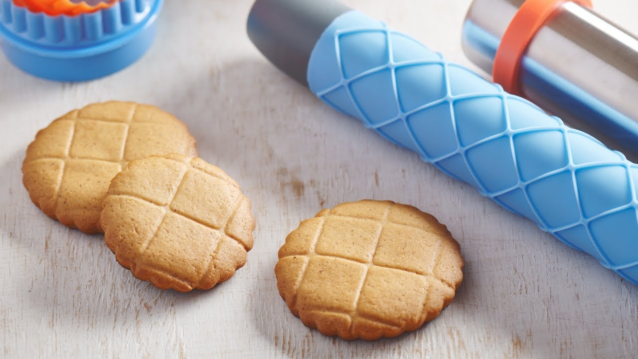 'Video thumbnail for Embossed Rolling Pin Cookie Recipe: video blog'