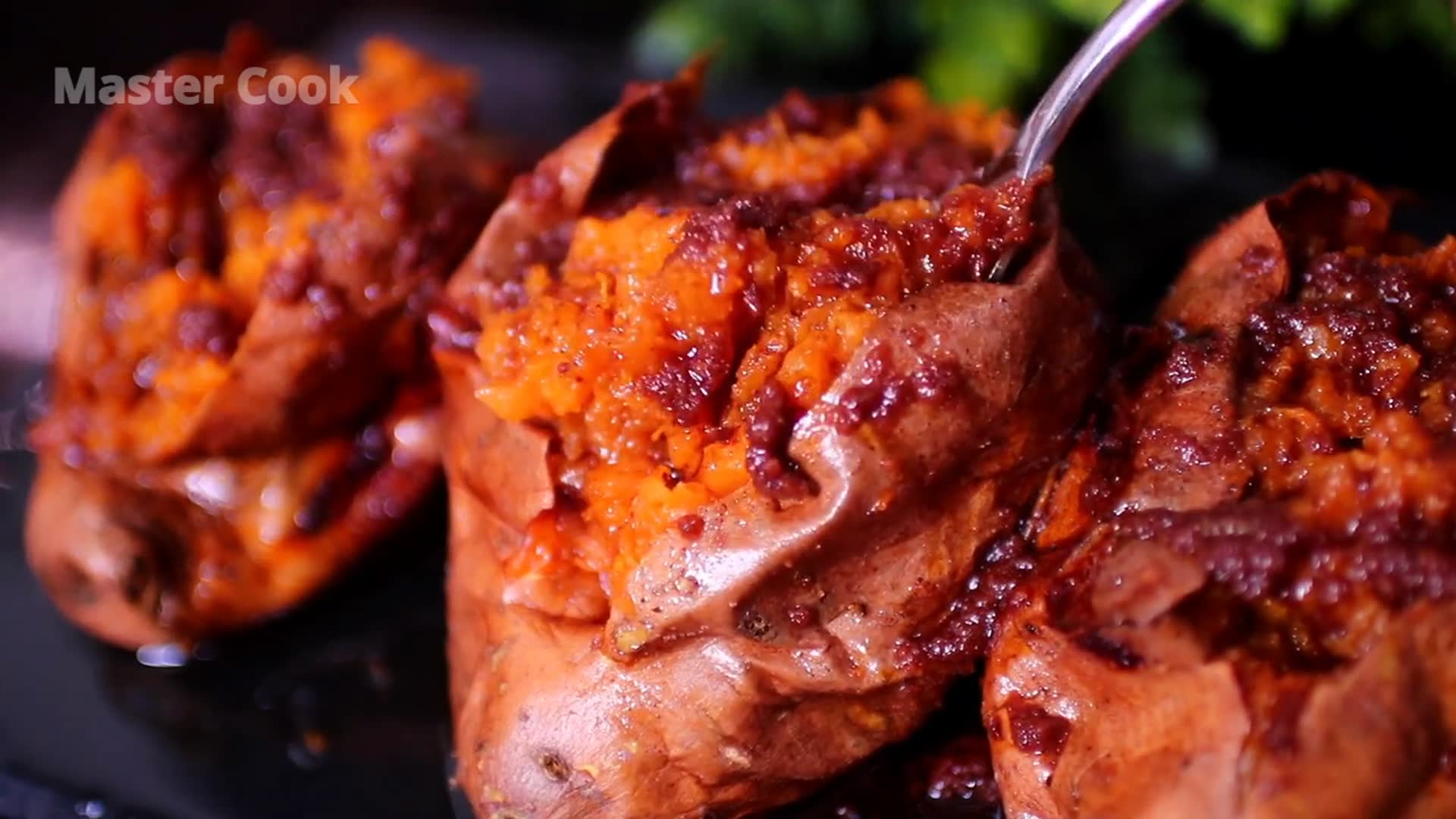 Video thumbnail for Cinnamon Sugar Butter Baked Sweet Potatoes Recipe