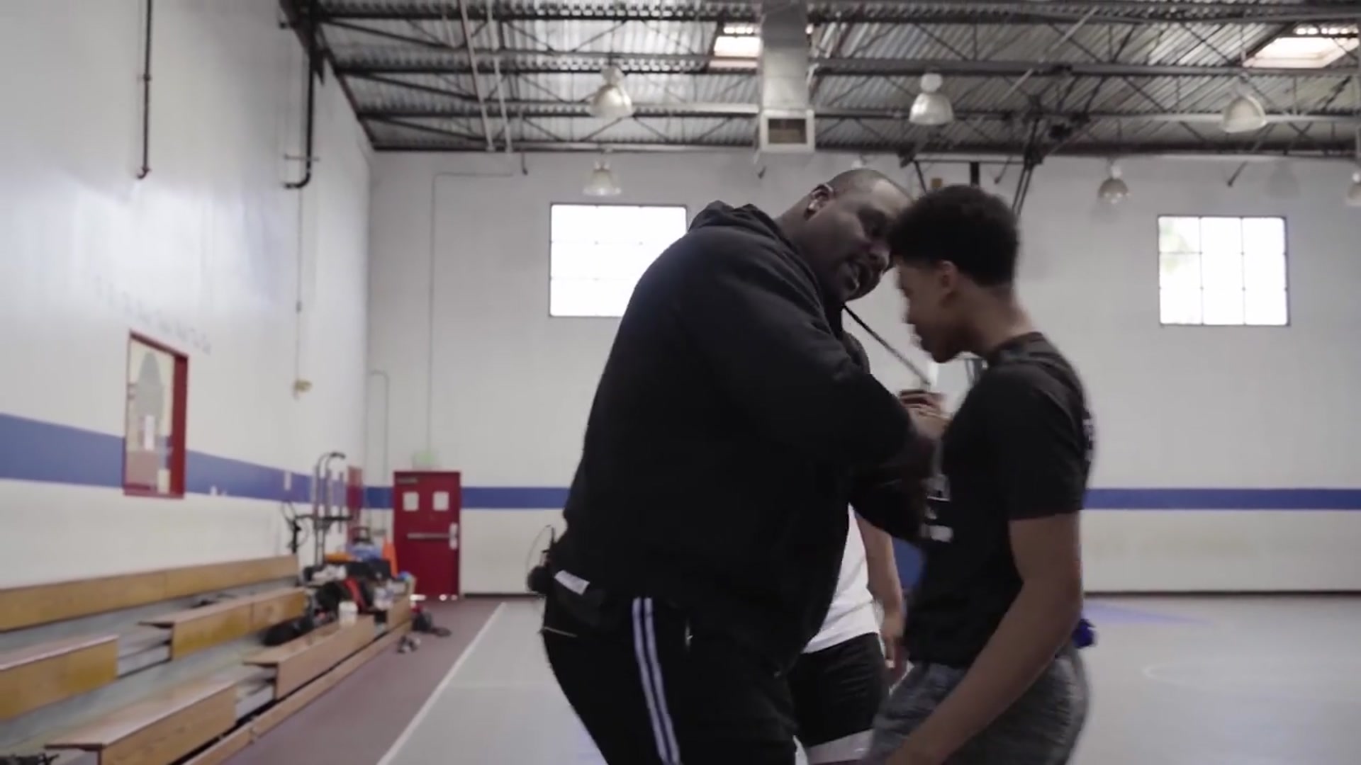 'Video thumbnail for 15-Year-Old Challenges NBA Player  | Big Baby Davis DOMINATES'