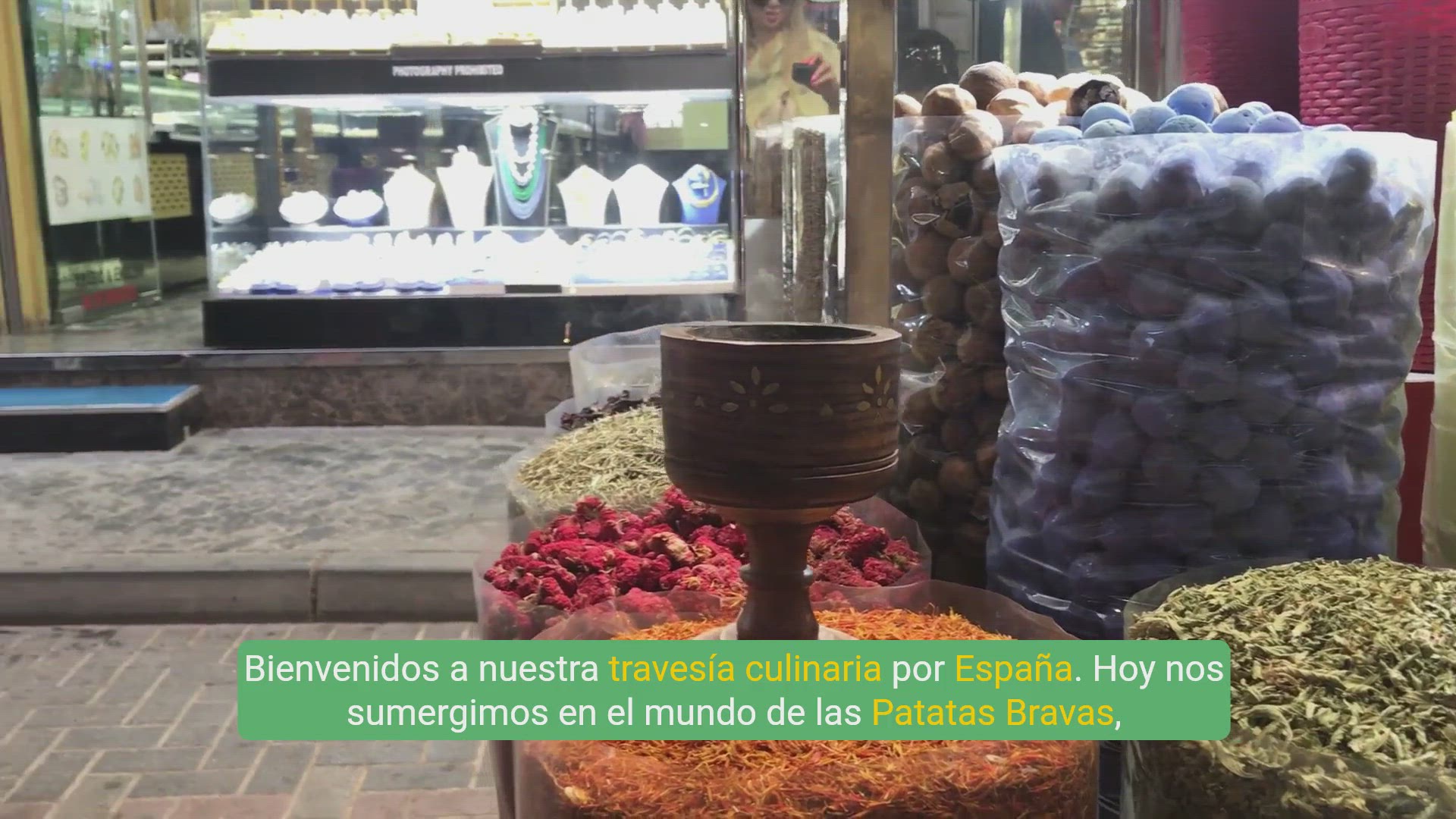 Video thumbnail for Patatas Bravas: el aperitivo español por excelencia