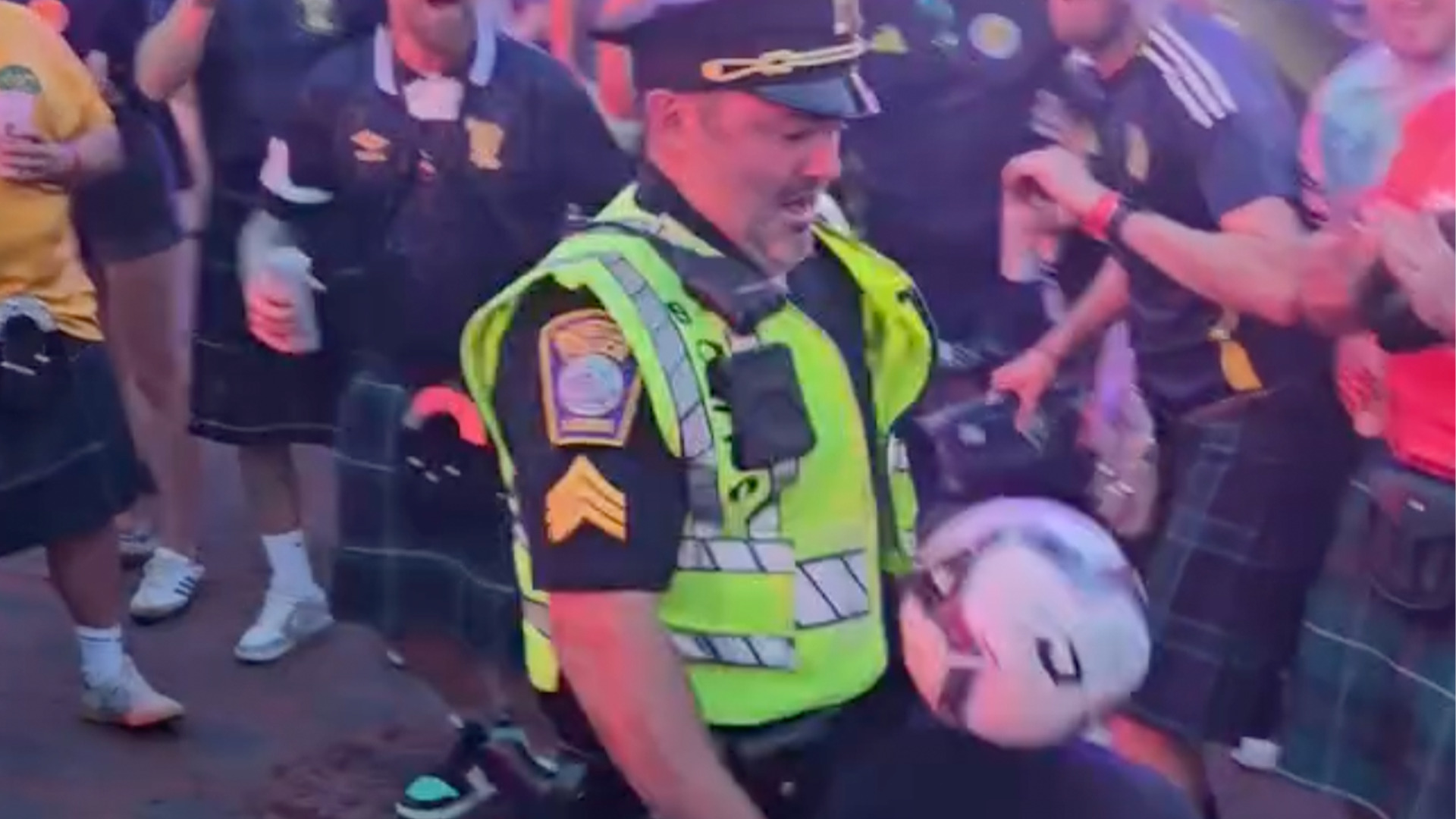 Video thumbnail for Keepy-up cop wows fans with football skills at World Cup event in Boston