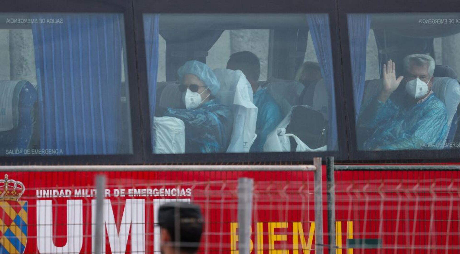 Video thumbnail for Evacuations begin for passengers on Hantavirus-hit MV Hondius cruise ship off Tenerife