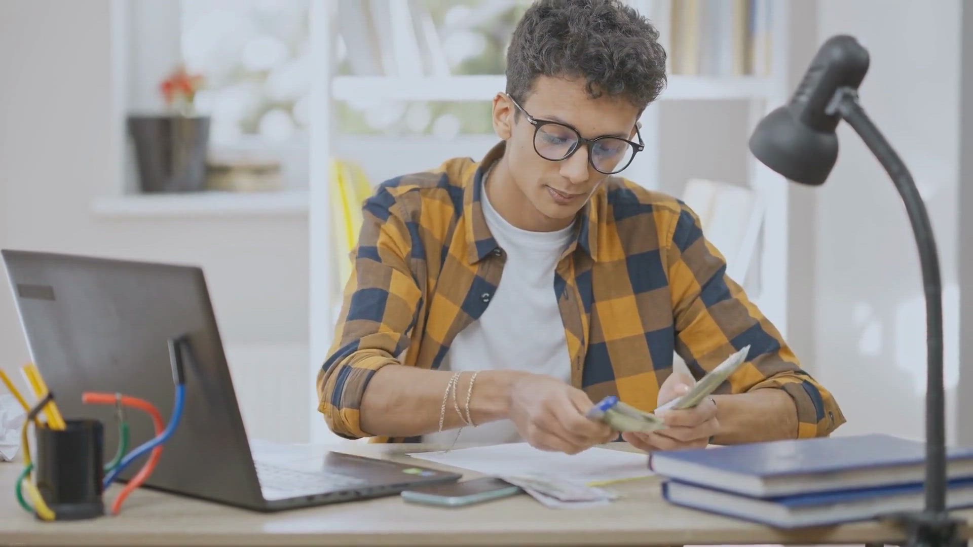 Video thumbnail for Optimizing Your Freelance Finances: Exploring Efficient Payment Methods for Freelancers