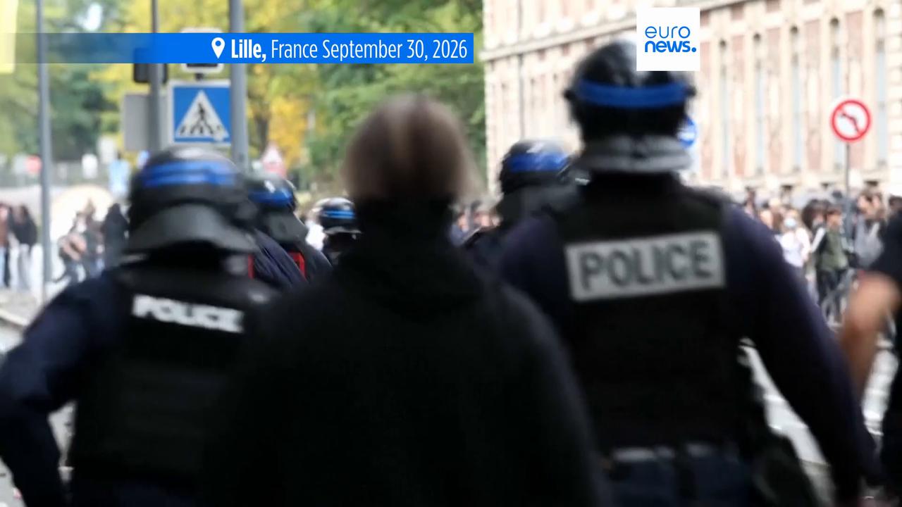Video thumbnail for Hundreds held, dozens wounded as protests over conditions in French schools escalate