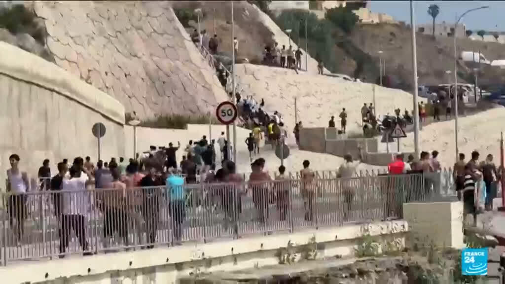 Video thumbnail for Spain to impose border checks on Italy