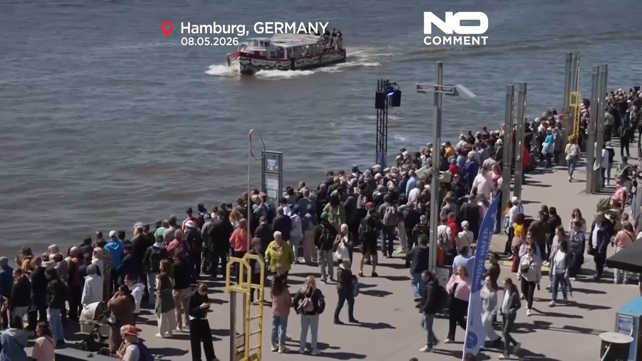 Video thumbnail for Hundreds of ships mark Hamburg harbour’s 837th anniversary