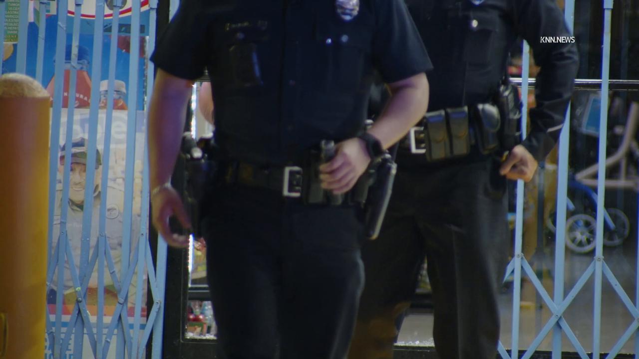 Video thumbnail for US, Los Angeles: Boyle Heights Pharmacy Burglarized During Street Takeover.