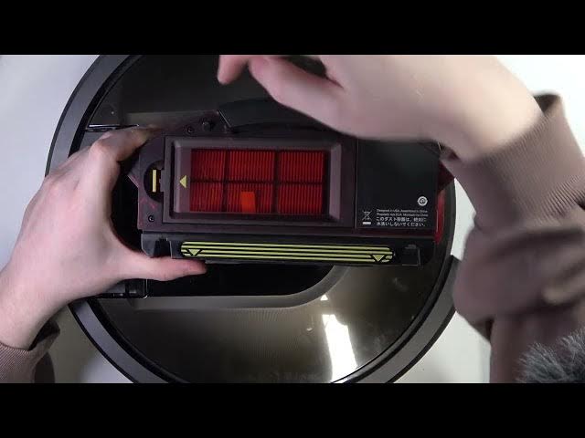 Video thumbnail for How To Remove & Replace Filter In iRobot Roomba 989