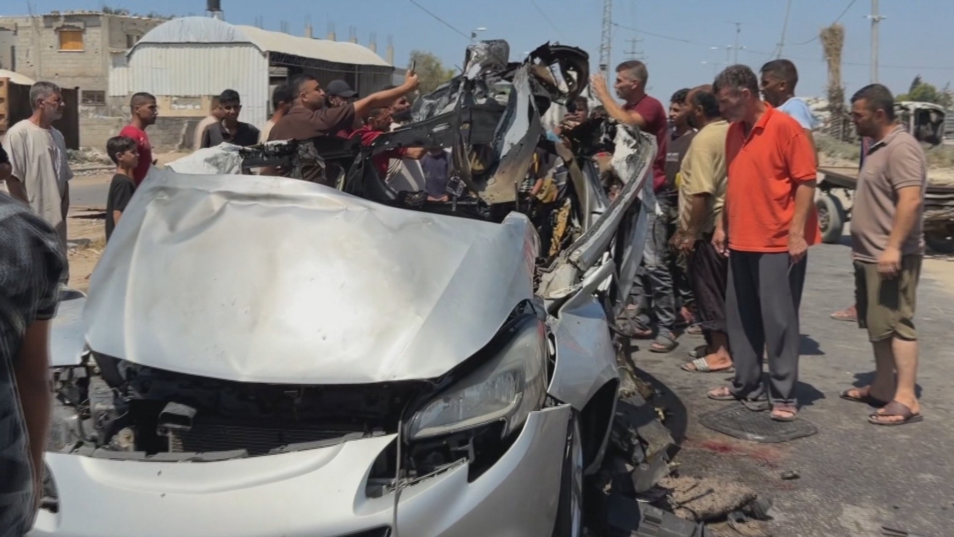 Video thumbnail for Israeli strike in Deir el-Balah: At least two people killed in targeted strike on car