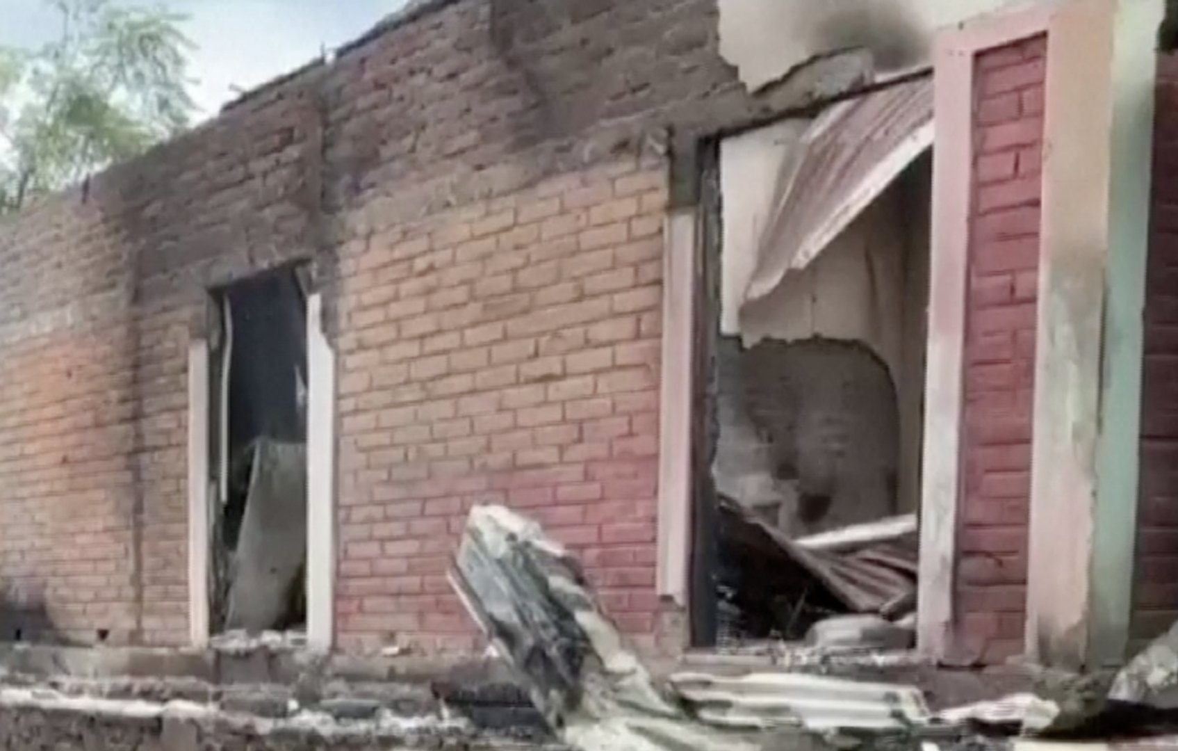 Video thumbnail for Houses set on fire as fresh violence erupts in India’s Manipur