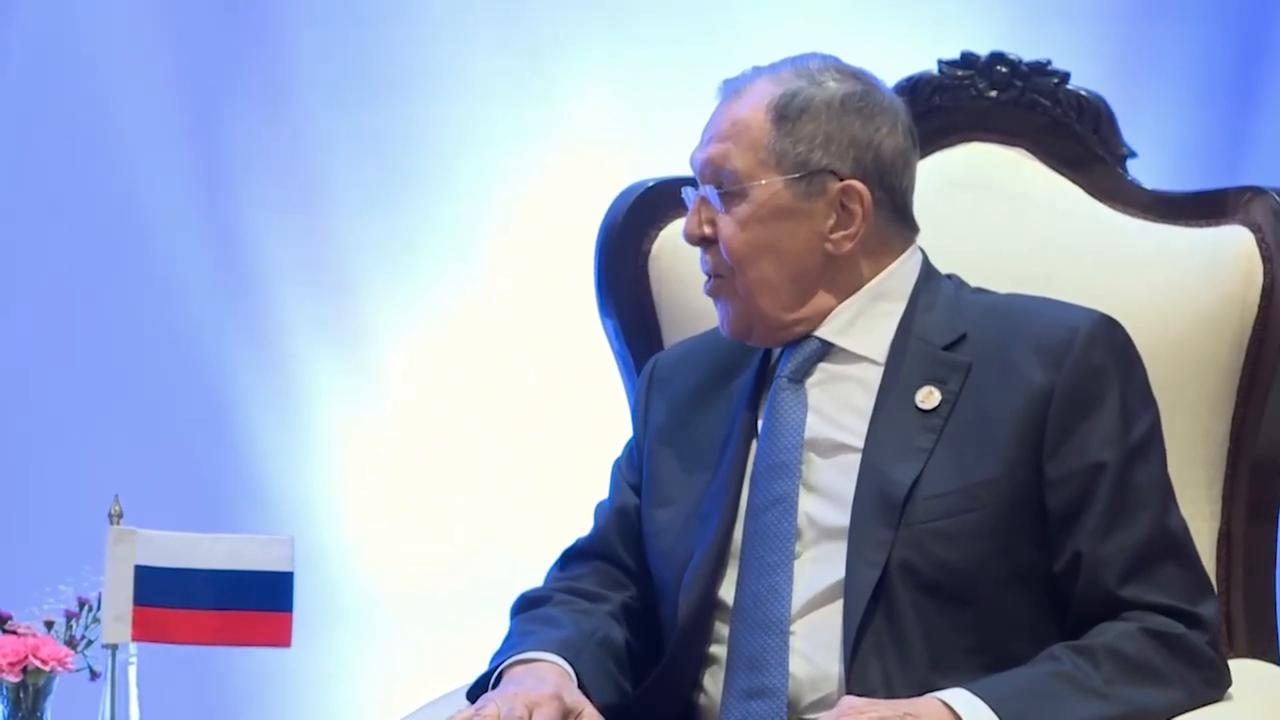 Video thumbnail for India: Russian foreign minister meets with Brazilian, Thai, Egyptian counterparts on BRICS sidelines in New Delhi.