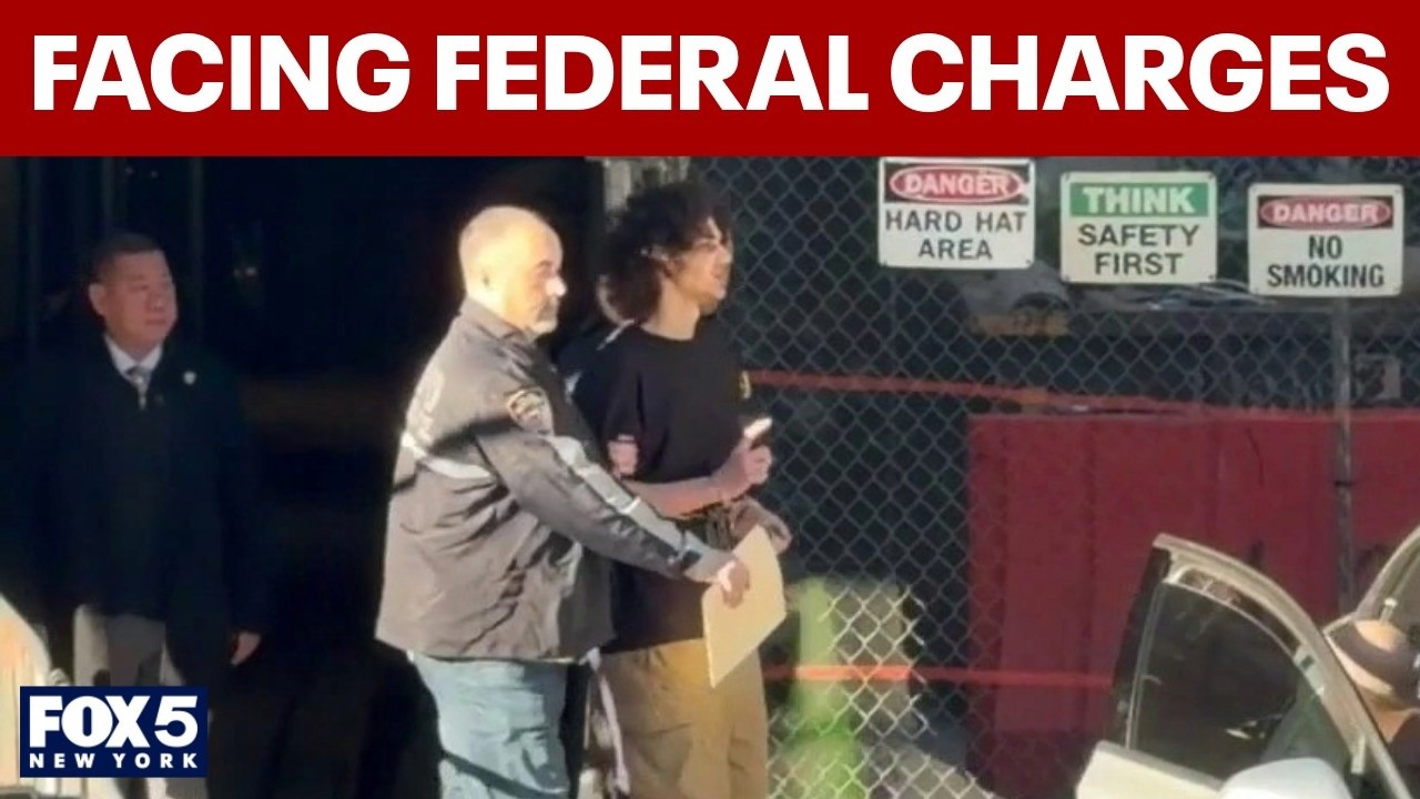 Video thumbnail for 2 charged after explosives found at Gracie Mansion protest