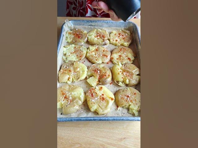 Video thumbnail for Souris dâagneau confite aux Ă©pices douces, yaourt citronnĂ© & grenade