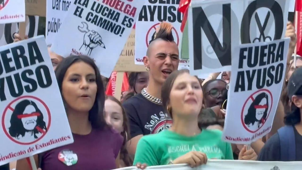 Video thumbnail for Spain: Madrid Marches For Public Education.