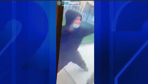 Video thumbnail for Teen violently robbed of cellphone in Kingsbridge Heights
